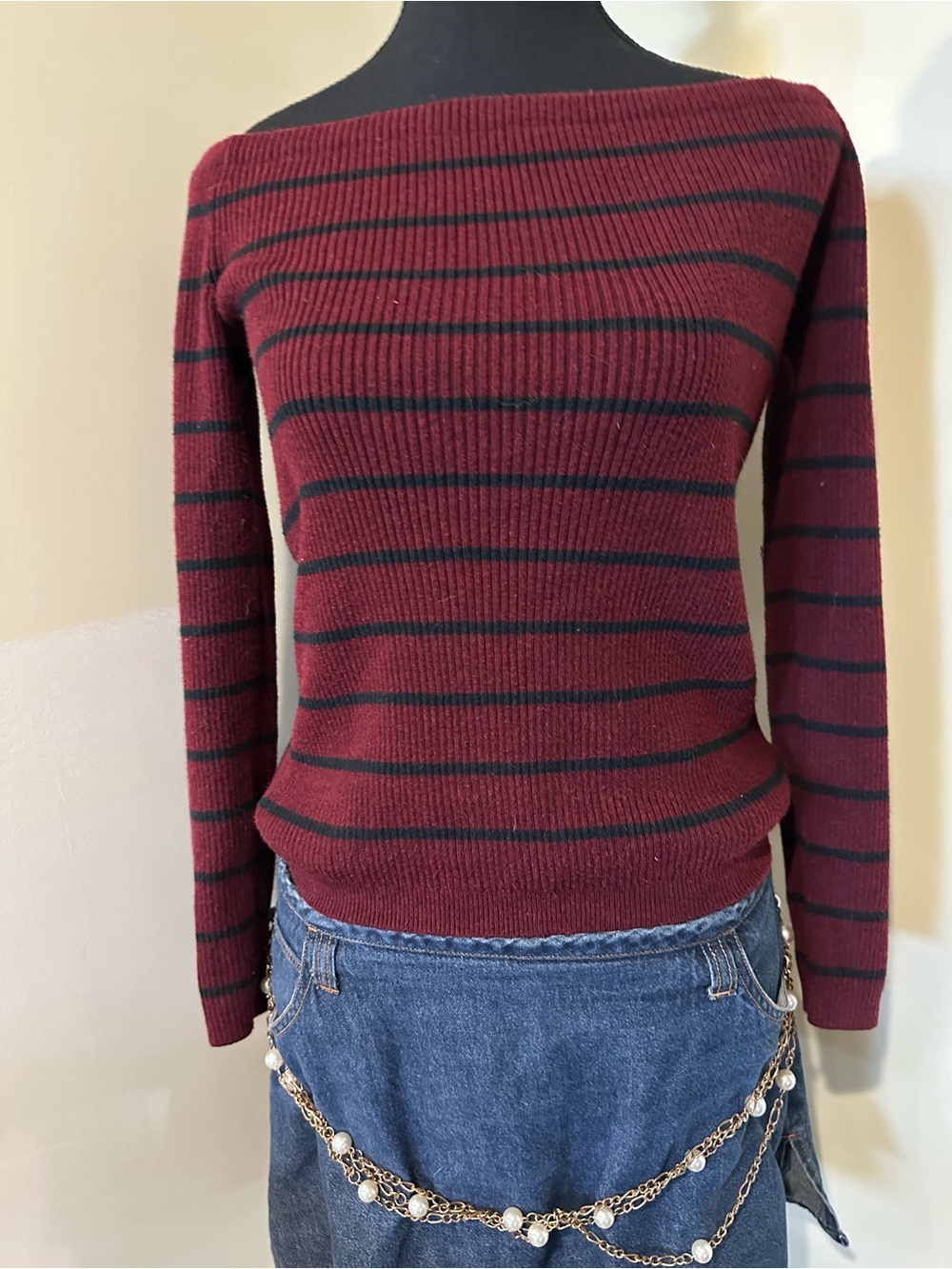 American Eagle Outfitters Burgundy and Black Ribbed Sweater